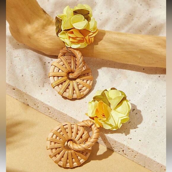 boho flower dangle earrings A550 - Picture 1 of 6